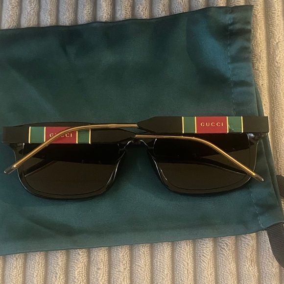 Gucci Sunglasses - Picture 2 of 4